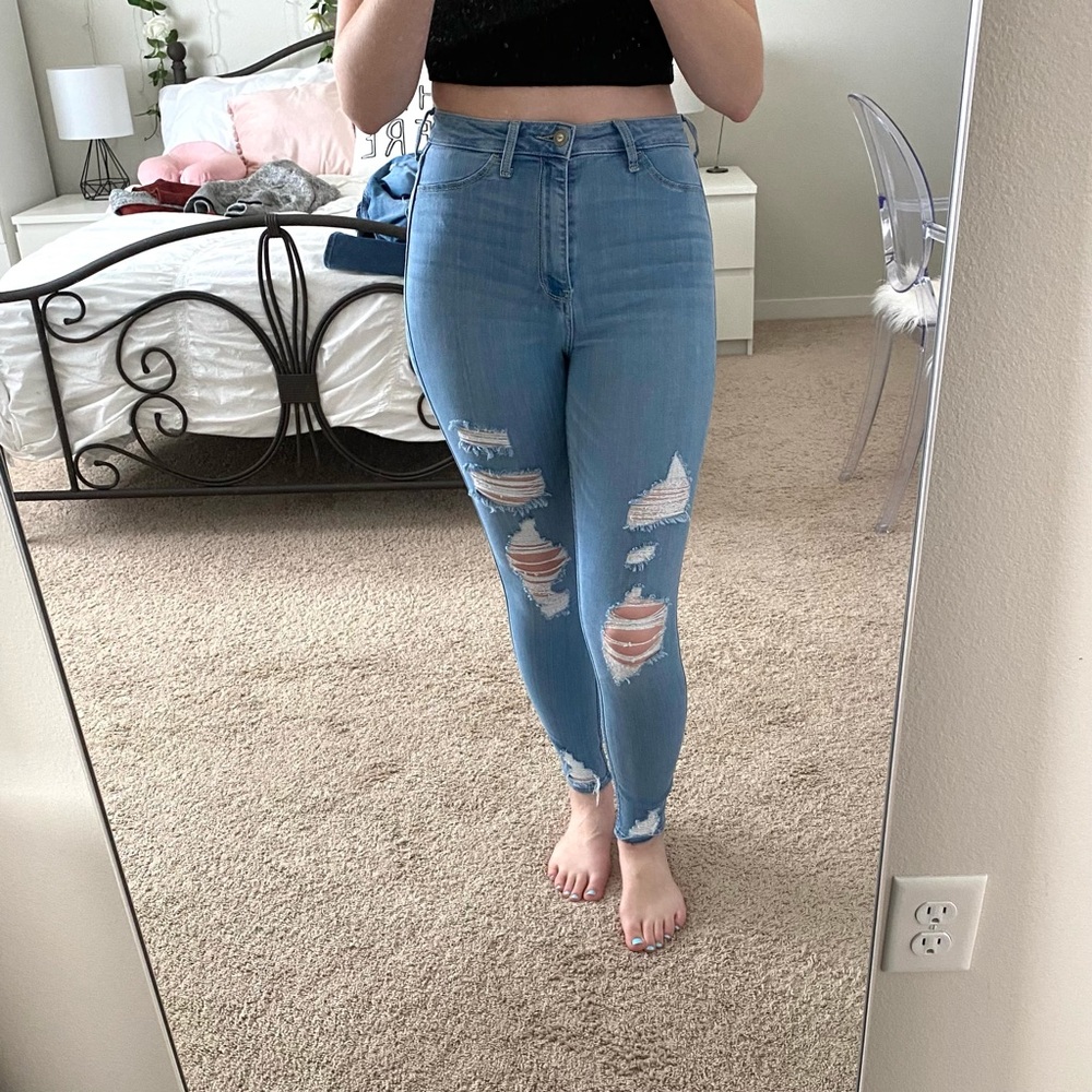 Hollister Light-Wash Skinny Jean